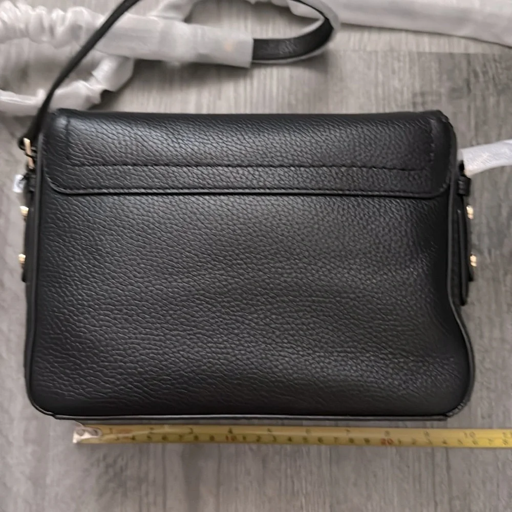 Marc Jacobs*Genuine Leather Crossbody - Black w/Goldtone Hardware 9”x9”x4” NWT! - Picture 2 of 16